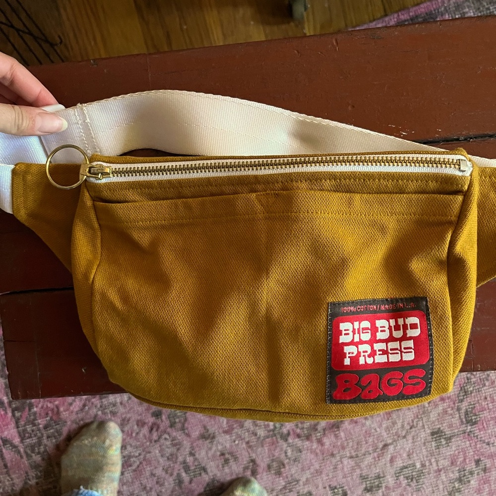 Big Bud Press mustard color Fanny pack in great condition
